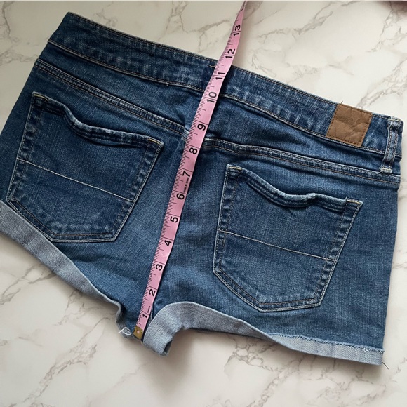American Eagle Button Fly Jean shorts Size 8 - Picture 4 of 11
